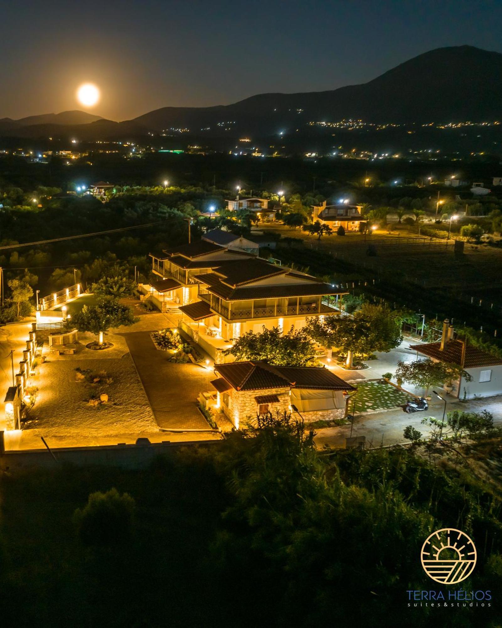 Terra Helios Suites & Studios Kyparissia Zewnętrze zdjęcie